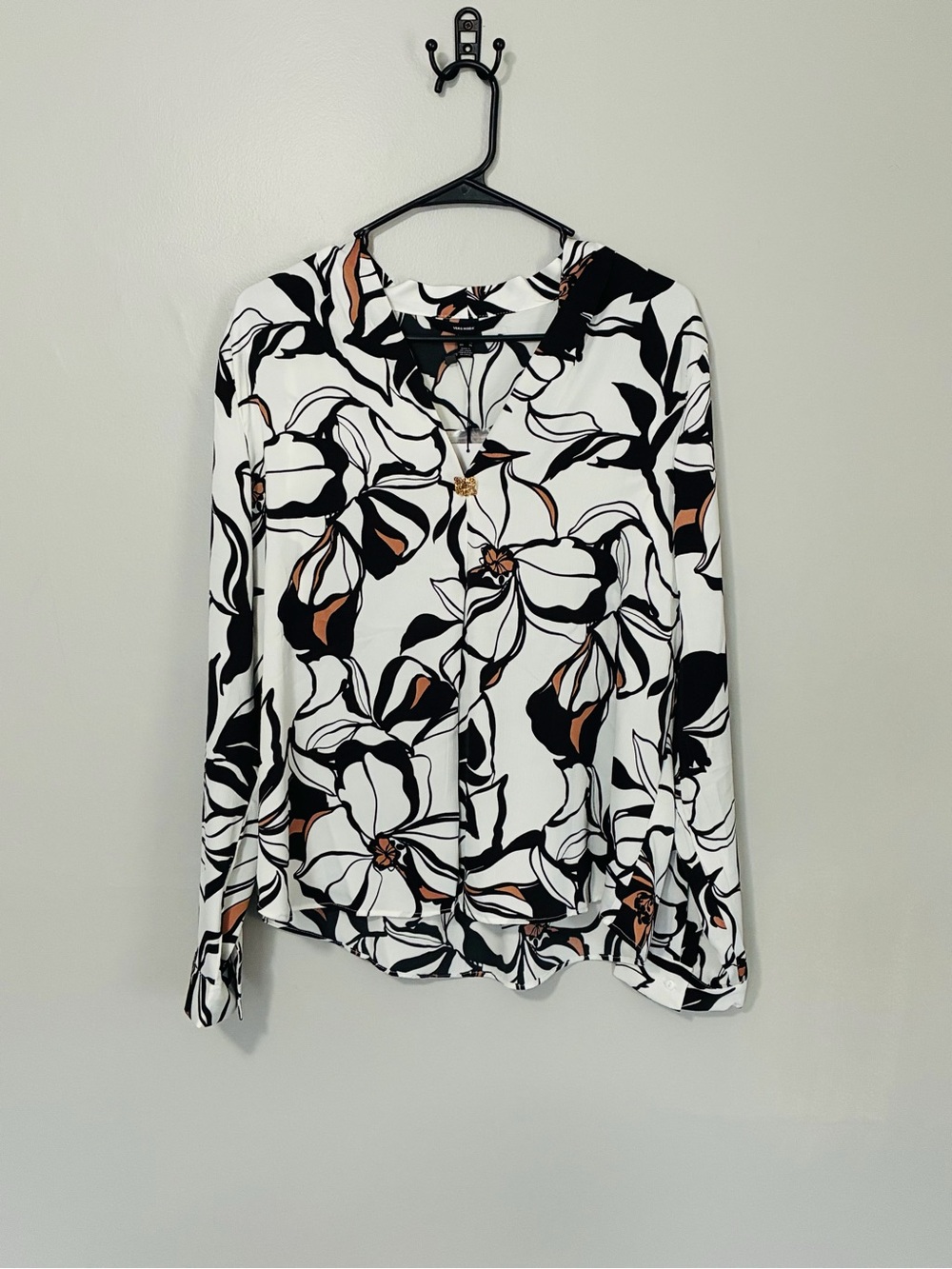 NWT Vero Moda White Black Tan Floral Button-Down long sleeved Shirt women’s XL